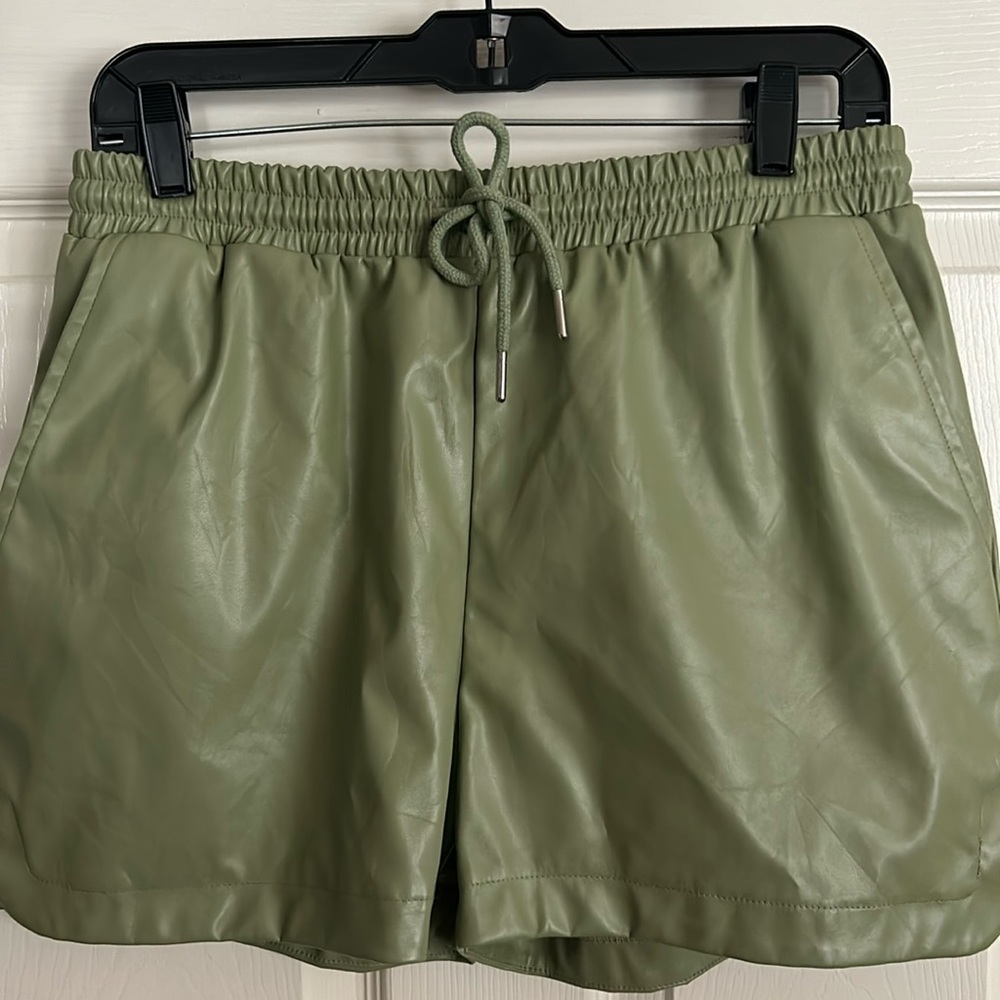 Entro size Medium Faux Leather shorts